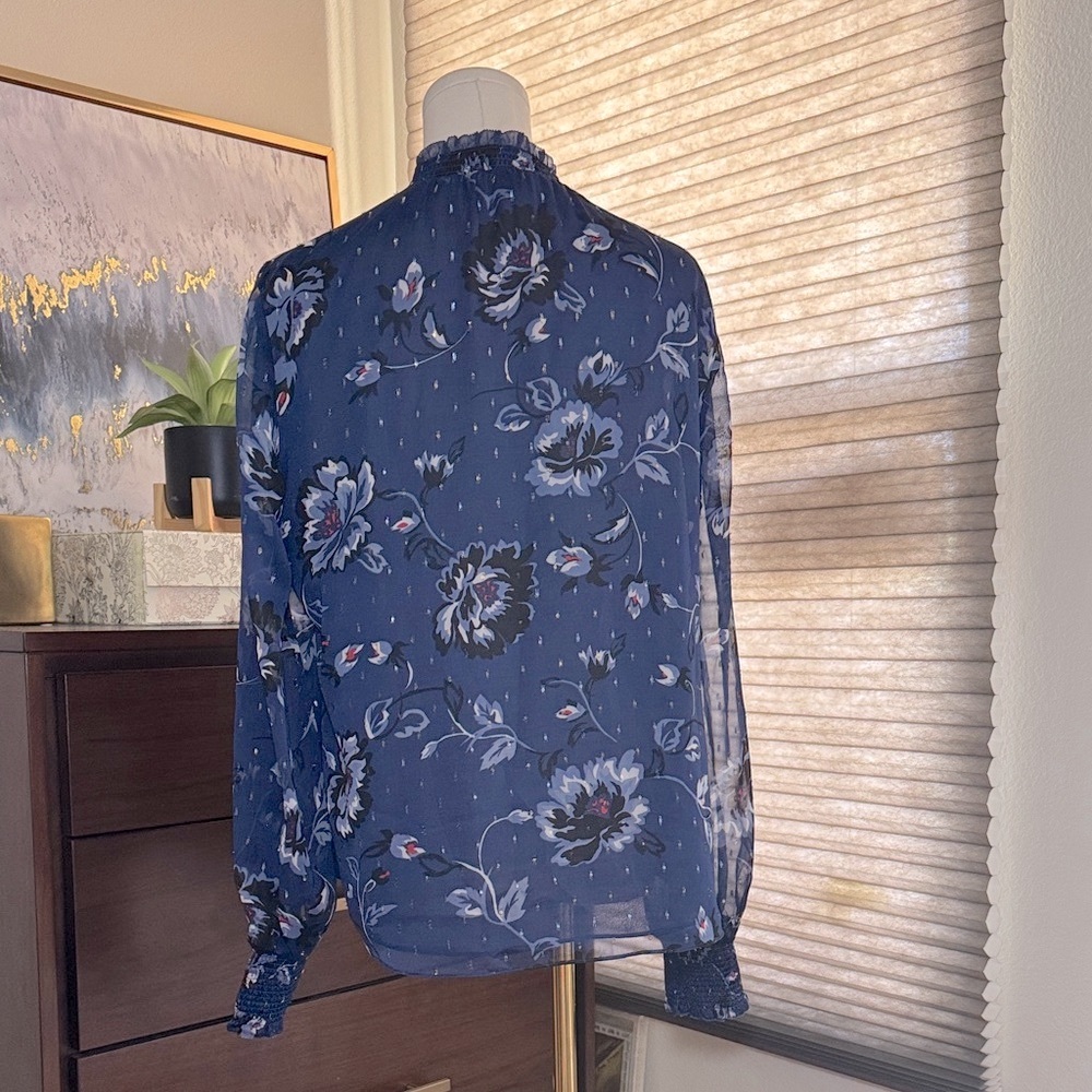 Woman's White House Black Market Navy Mock Ruffle Neck Chiffon Blouse. Size 12 - Picture 7 of 9